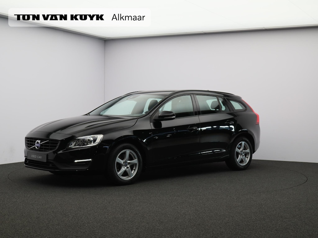 Volvo V60 2.0 T3 150PK Nordic / Parkeerverwarming / Trekhaak / All Season Banden / Parkeersensoren V+A / Verwarmbare voorstoelen + Achterbank /