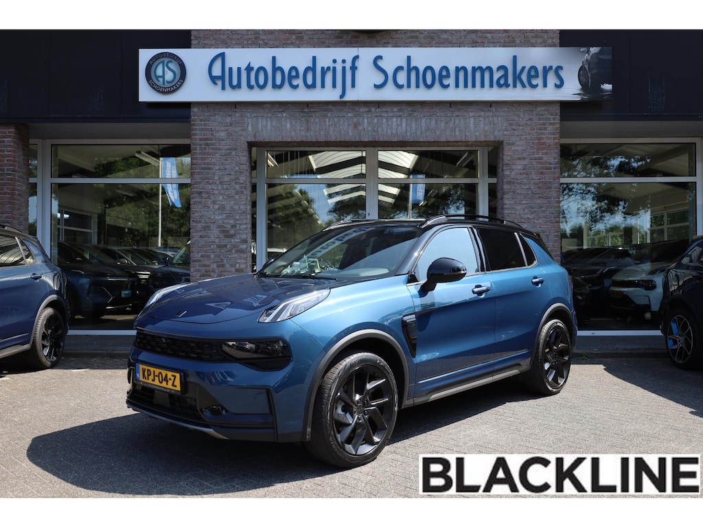 Lynk & Co 01 1.5 MY23! BLACKLINE ZWARTE-HEMEL ROLHOES MY23 360-CAMERA PANO/SCHUIF INFINITY DAB NAVI CARPLAY STOELVERWARMING ELEK.ACHTERKLEP 20"LMV