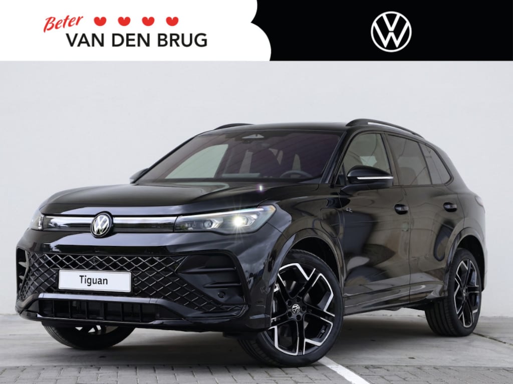 Volkswagen Tiguan R-Line Edition eHybrid 272 PK | Head up | Trekhaak | LED Matrix IQ light | Panoramadak | Black style | Harman kardon