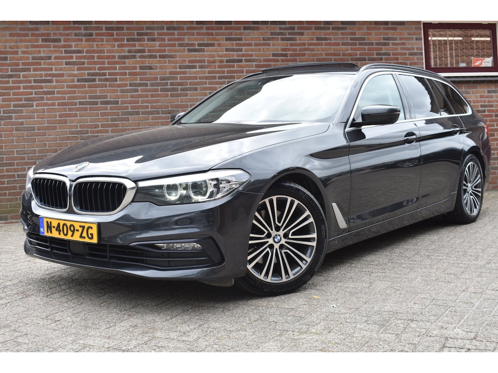 BMW 5-Serie Touring 520d High Executive '18 Pano LED Clima Navi Cruise