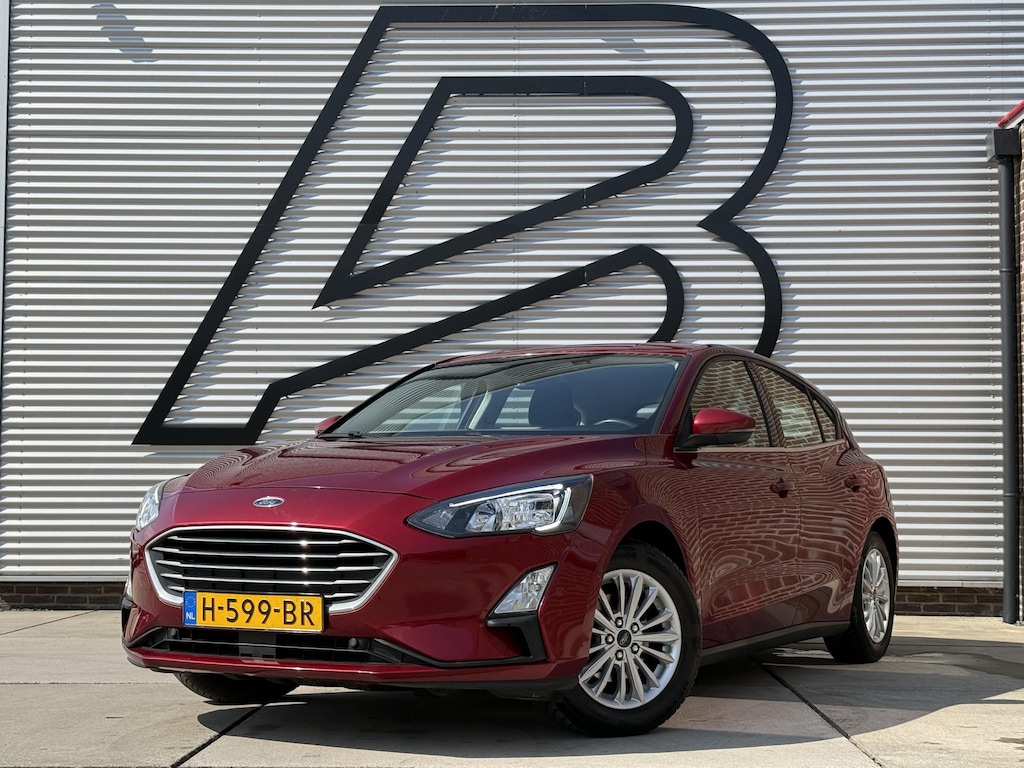 Ford Focus 1.0 EcoBoost Titanium Business 2e Eigenaar|Navi|B&O|Adap Cruise|Stoel+Stuurverw|Clima|Carplay|Camera|Elek Ramen|PDC V+A|Trekhaak|N.A.P|APK tot 03-2028