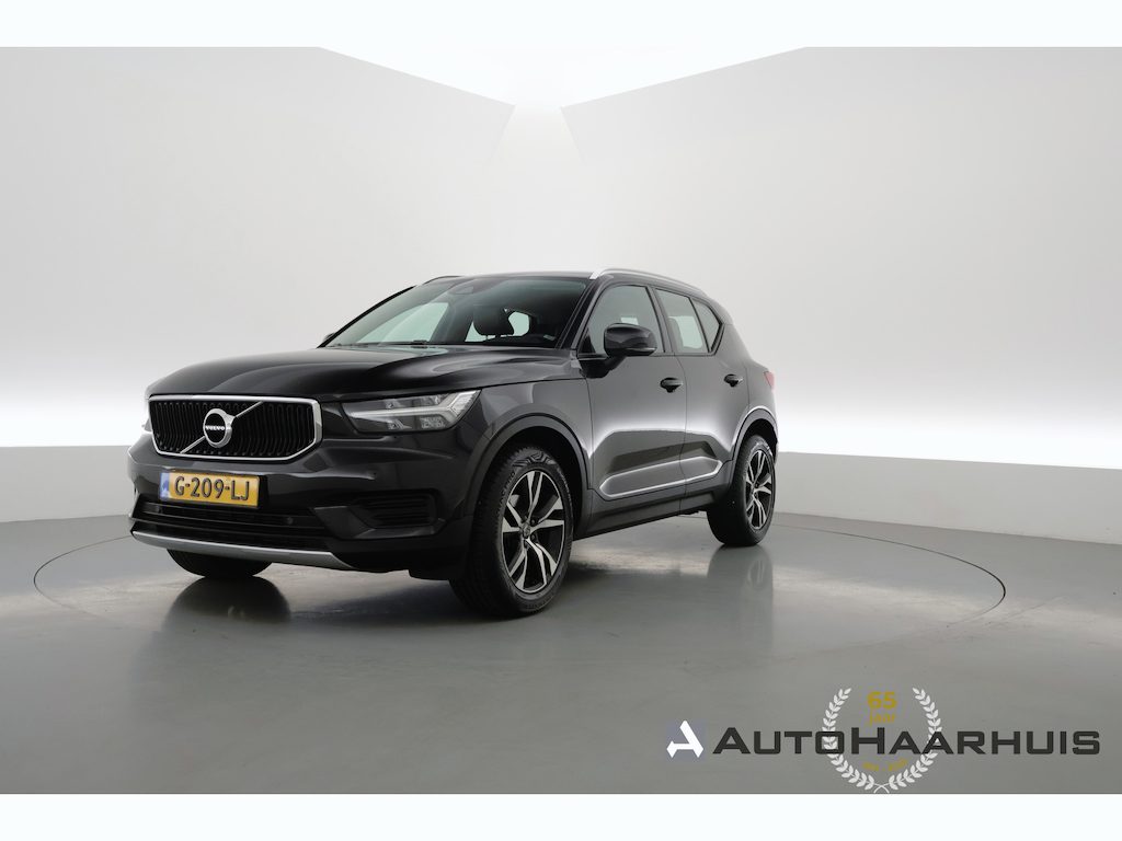Volvo XC40 1.5 T3 Momentum Pro | RIJKLAAR!! | Cruise Contr. | Trekhaak | Camera | All Season | Apple CarPlay | Navi