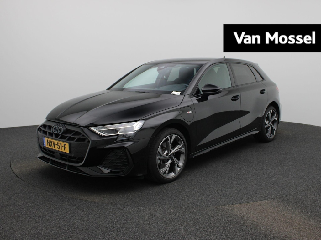 Audi A3 Sportback 40 TFSI e S edition 204 PK | Adaptive cruise control | Achteruitrijcamera | Stoelverwarming | Climate control | Navigatie | Optiekpakket zwart plus | SONOS | Smartphone interface | Lichtmetalen wielen