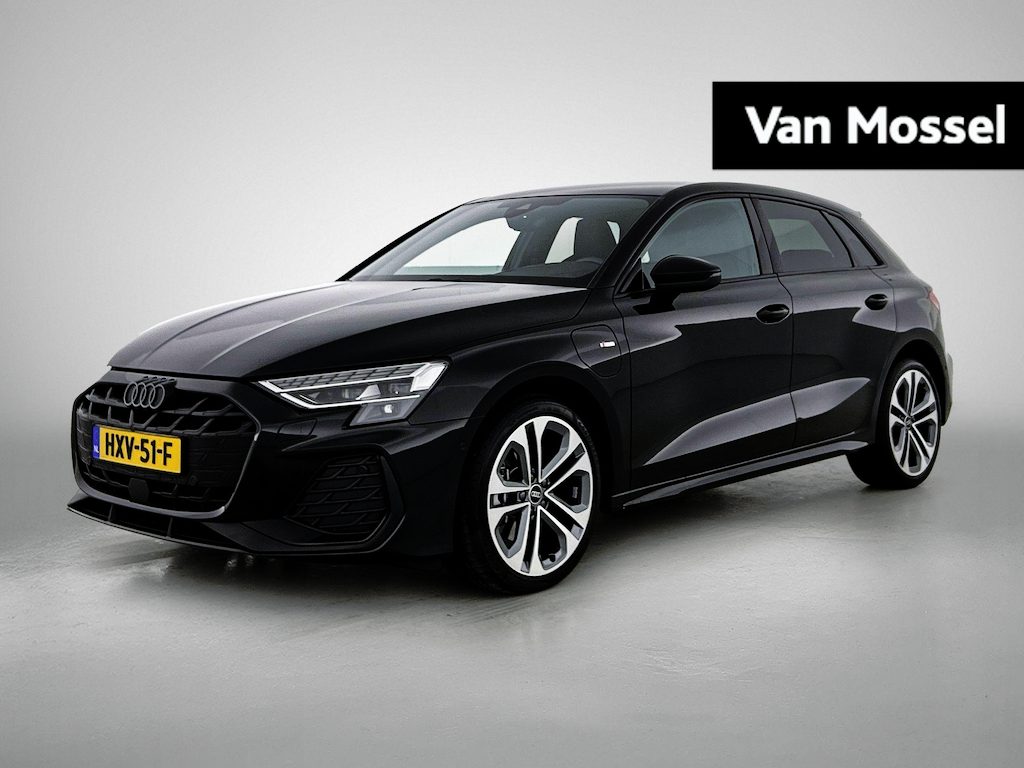 Audi A3 Sportback 40 TFSI e S edition 204 PK | Adaptive cruise control | Achteruitrijcamera | Stoelverwarming | Climate control | Navigatie | Optiekpakket zwart plus | SONOS | Smartphone interface | Lichtmetalen wielen
