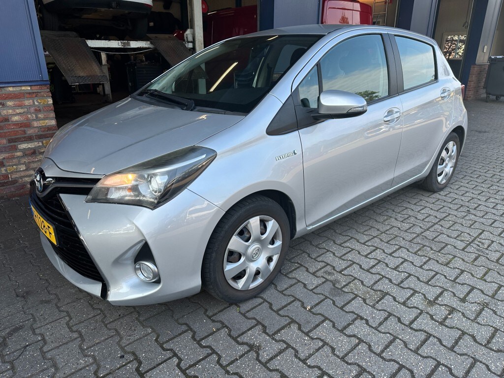 Toyota Yaris 1.5 HYBRID LEASE LTD