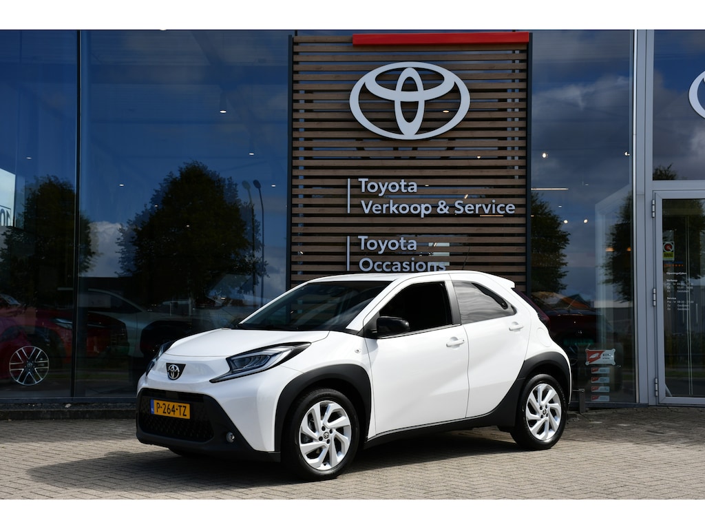 Toyota Aygo X 1.0 VVT-i MT first Handgeschakeld 72pk | Dealer onderhouden | Achteruitrijcamera | Apple Carplay/Android Auto |