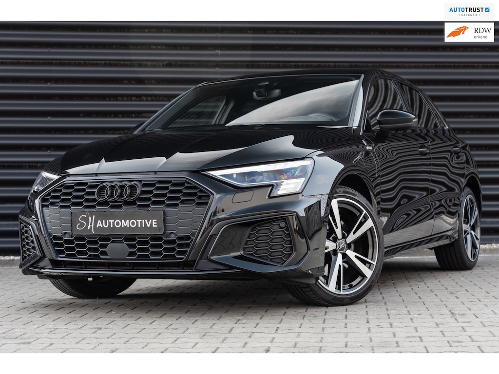 Audi A3 Sportback 40 TFSI e SPORTBACK / HUD / CARPLAY / CAMERA / ALCANTARA