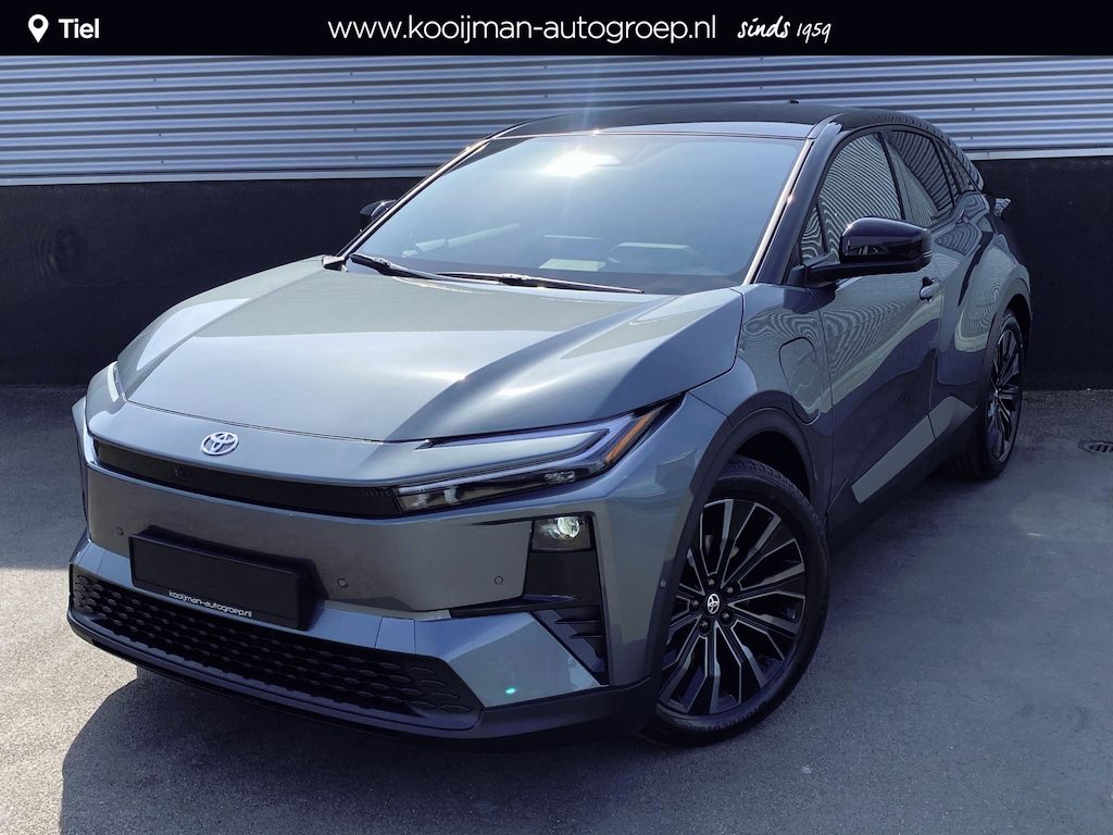 Toyota C-HR / C-HR+ — Actieradius (WLTP) 507 km Executive AWD 77 kWh 343PK Nieuw uit voorraad leverbaar Inruilactie 2.500,-!! Trekkracht 1.500kg meest luxe uitvoering
