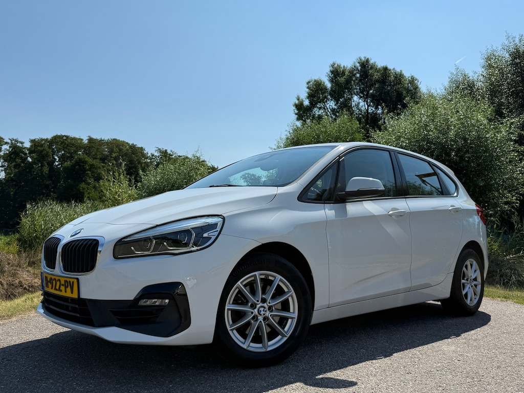 BMW 2-Serie Active Tourer 218i Executive Edition Automaat | Apple CarPlay & Android Auto | Head-Up | Navi | Clima | LED | Cruise |