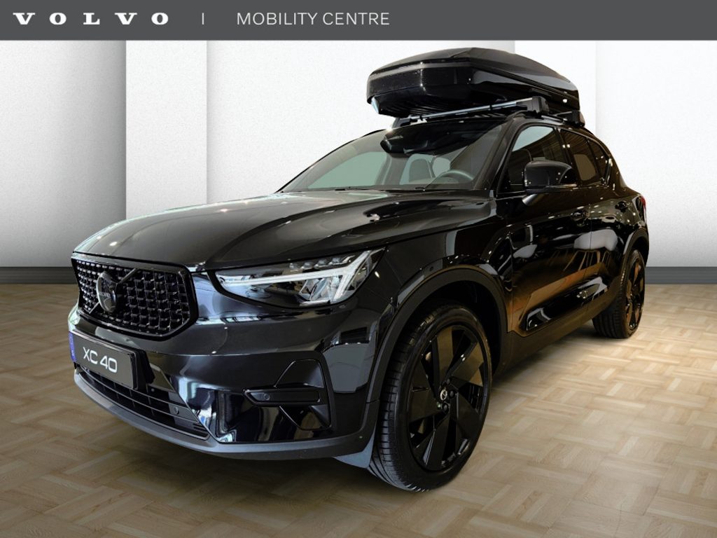 Volvo XC40 B4 Plus Black Edition | NIEUW | Schuif/-kanteldak | Harman Kardo