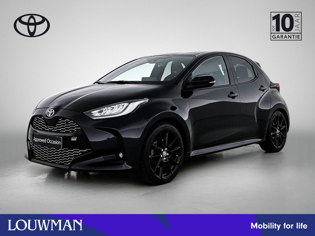 Toyota Yaris 1.5 Hybrid GR Sport + | BTW voertuig | Dealer onderhouden | JBL | Head-Up Display | Stoel+stuurverwarming | Dodehoek detectie | Parkeersensoren voor+achter |