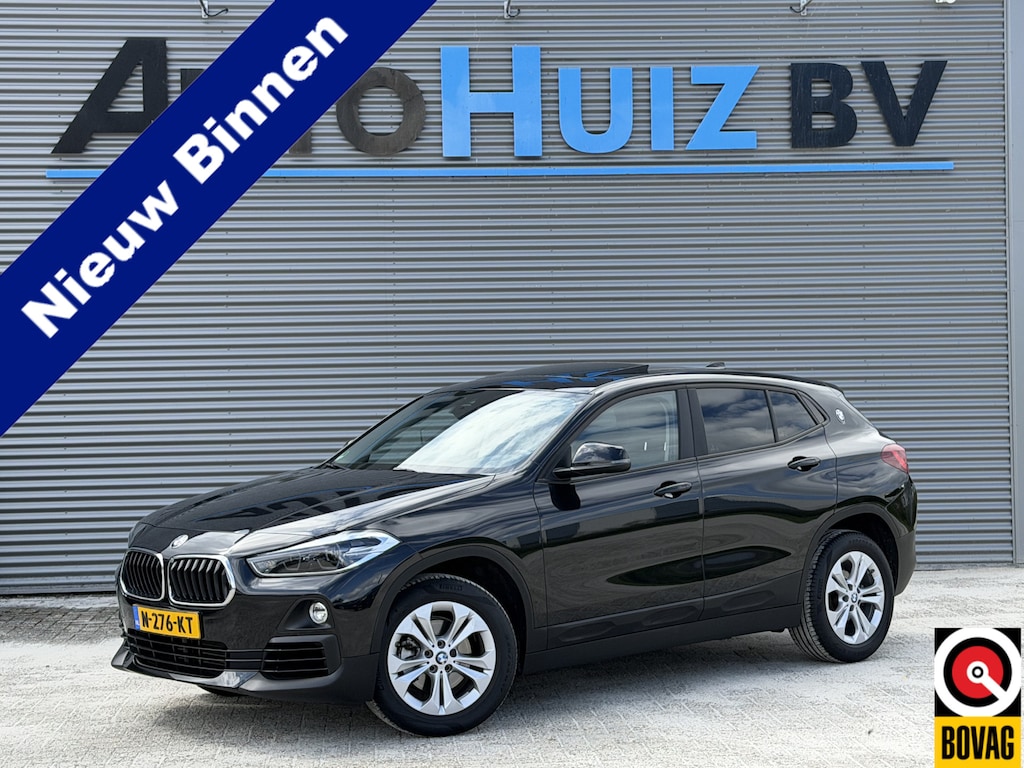 BMW X2 sDrive18i Sport Line Panoramadak Trekhaak LED Sportstoelen