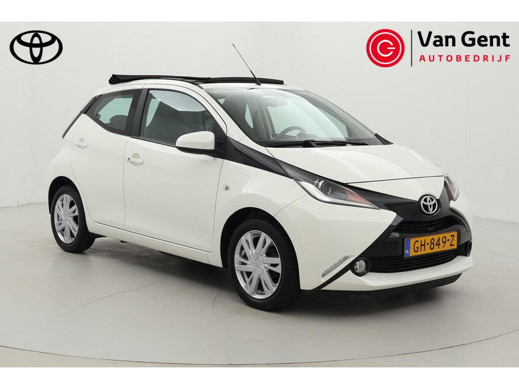 Toyota Aygo 1.0 VVT-i x-wave | Elektrisch vouwdak | Navigatie | Keyless | Clima | Camera | 15 inch | DAB | Bluetooth