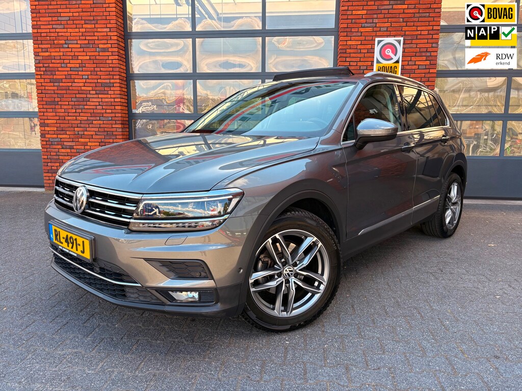 Volkswagen Tiguan 1.4 TSI 150PK DSG Highline | Schuifdak | LED | Trekhaak