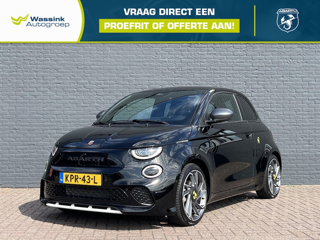Abarth 500e Turismo 42 kWh | SOH 95% | 155 PK | Sportstoelen | Glazendak | Zomerbanden + Winterbanden | Sound Generator | Stoelverwarming | Cruise Control | LED | CarPlay | Climate Control | Sensoren Voor + Achter | Camera |