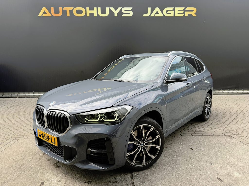 BMW X1 SDrive20i High Executive Edition Pano Memory Hud h&k Leder Camera
