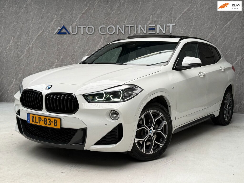 BMW X2 SDrive20i 192 PK M-Pakket / Panorama