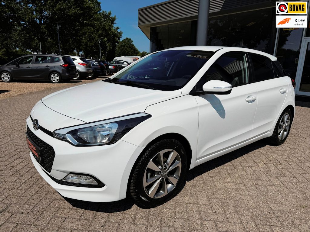 Hyundai i20 Automaat, Navi, camera, Cruise control. LDS, Bluetooth, etc