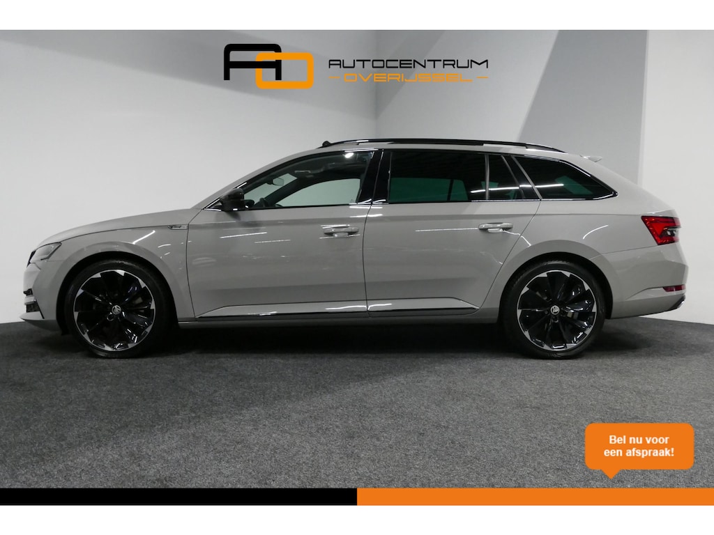 Skoda Superb Combi 1.4 TSI iV Sportline Business / Panoramadak / Elektr. verstelbare stoelen + memory / Elektr. wegklapbare trekhaak / Stoelverwarming / Ambienteverlichting / Apple Carplay - Android Auto / Achteruitrijcamera / Stuuwielverwarming / PDC / 19'' LMV / Navigatie