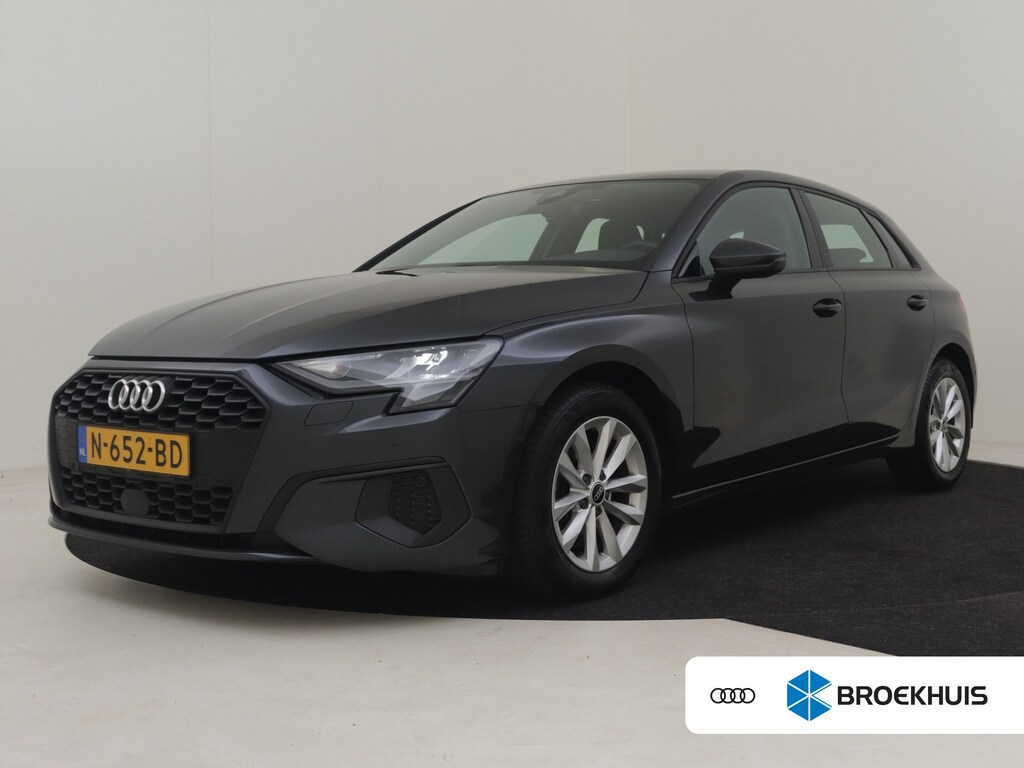 Audi A3 Sportback 30 TFSI Business edition 110Pk DSG/AUTO | Navigatie | App Connect | Keyless entry/start | Stoelverwarming | Parkeersensoren voor/achter | DAB | LED | 16"LMV