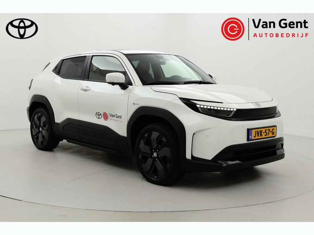 Toyota Urban Cruiser Executive 61 kWh | Panoramadak | Dodehoek detectie | Warmtepomp | JBL | 360 camera | Apple Carplay / Android Auto | Stoel-/stuurverwarming | Keyless | Adaptive Cruise | Clima | Full LED | 19 inch