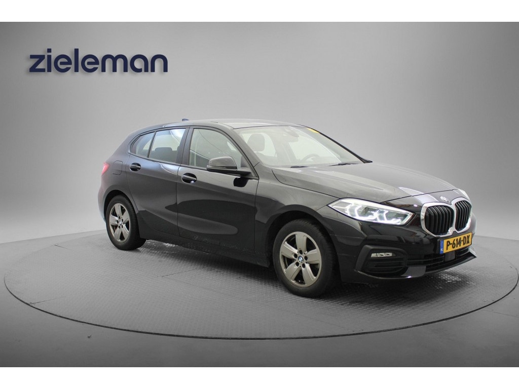 BMW 1-Serie 118d Business Edition Automaat - Digitaal Cockpit, Carplay, Navi, Cruise, Trekhaak afn.