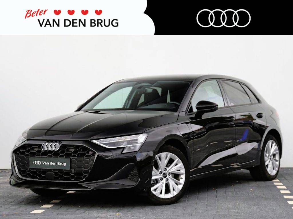 Audi A3 Sportback 40 TFSI e S edition | Achteruitrijcamera | Verwarmbare voorstoelen | Apple Carplay / Android Auto |