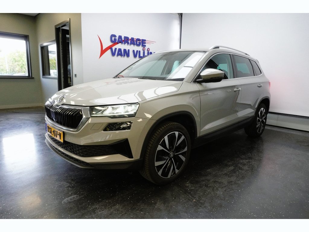 Skoda Karoq 1.5TSI ACT DSG7 Style LED/Camera/ACC/Carplay/Navi/18''Velg