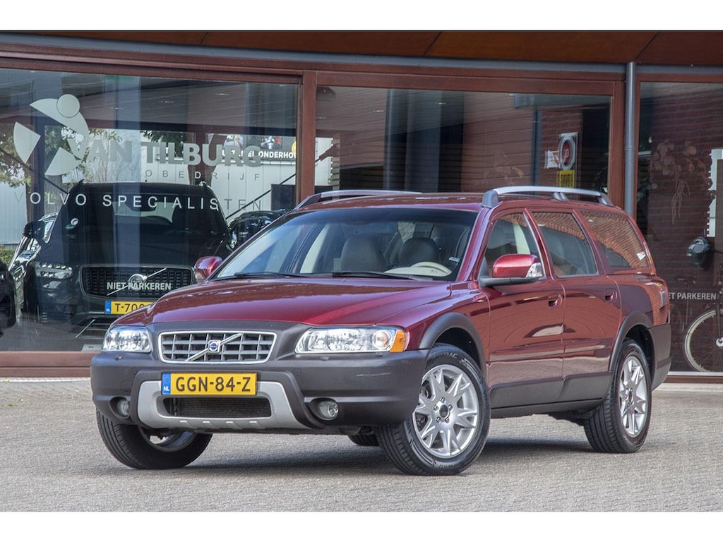 Volvo XC70 2.5 T MOMENTUM