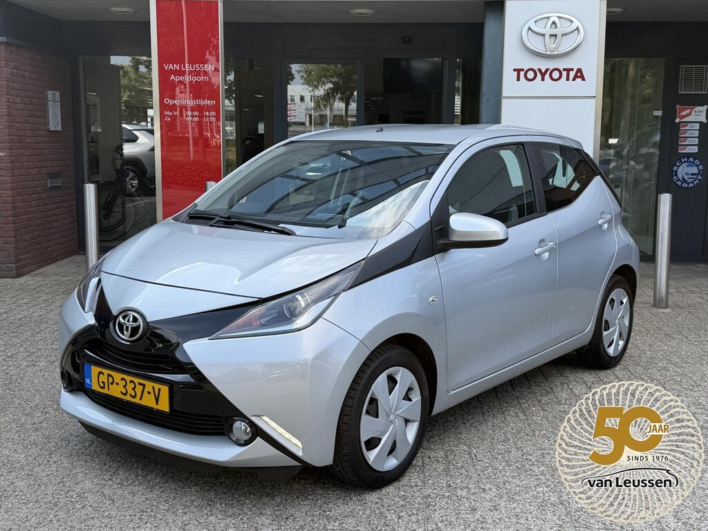 Toyota Aygo 1.0 VVT-i x-play NL-AUTO EL-RAMEN CAMERA NAVI BLUETOOTH AIRCO AUTOMAAT