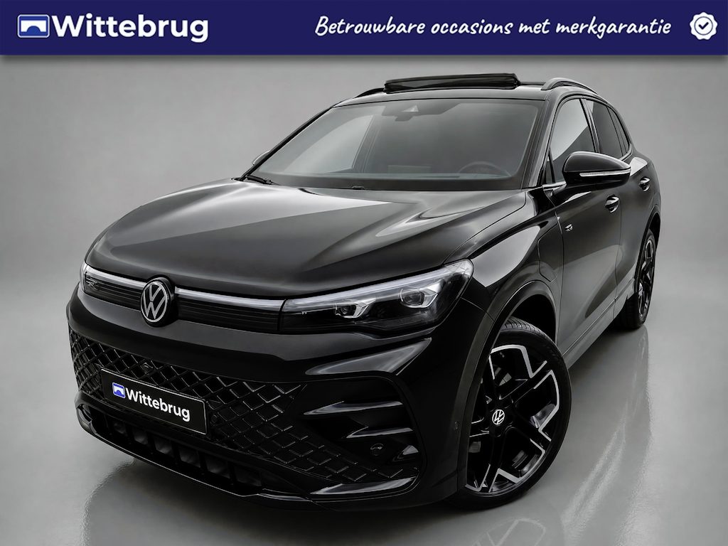 Volkswagen Tiguan 1.5 eHybrid 272pk R-Line DSG Automaat Black Style / Panorama schuifdak / LM 20 inch / Wegkl trekhaak / 360 camera / Harman Kardon Garantie tot 20-11-2030 / 100.000km
