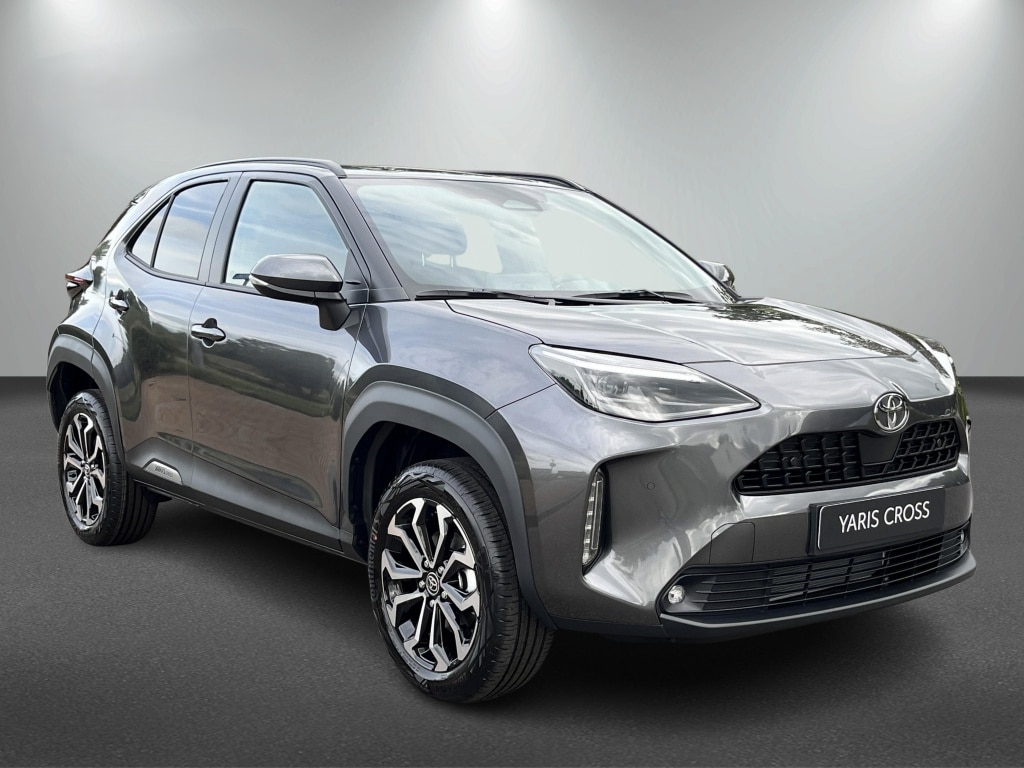 Toyota Yaris Cross 1.5 Hybride 130 pk Black Edition, Safety + Winter pakket.