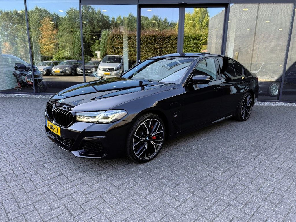 BMW 5-Serie 530e M-Sport,Laser LED,Keyless,Schuifdak,Harman Kardon,Memory,Driving Assistant,HUD,