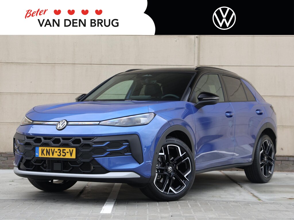 Volkswagen T-Roc 1.5 eTsi Style First Edition 116 pk DSG | Black style | Panoramadak | Navigatie | Camera | LED plus | Stoelverwarming en massage