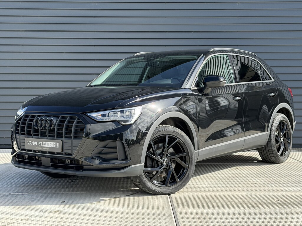 Audi Q3 45 TFSI e edition 245 PK | Apple carplay & Android auto | Trekhaak | Elek. Achterklep | LMV 19 Inch!