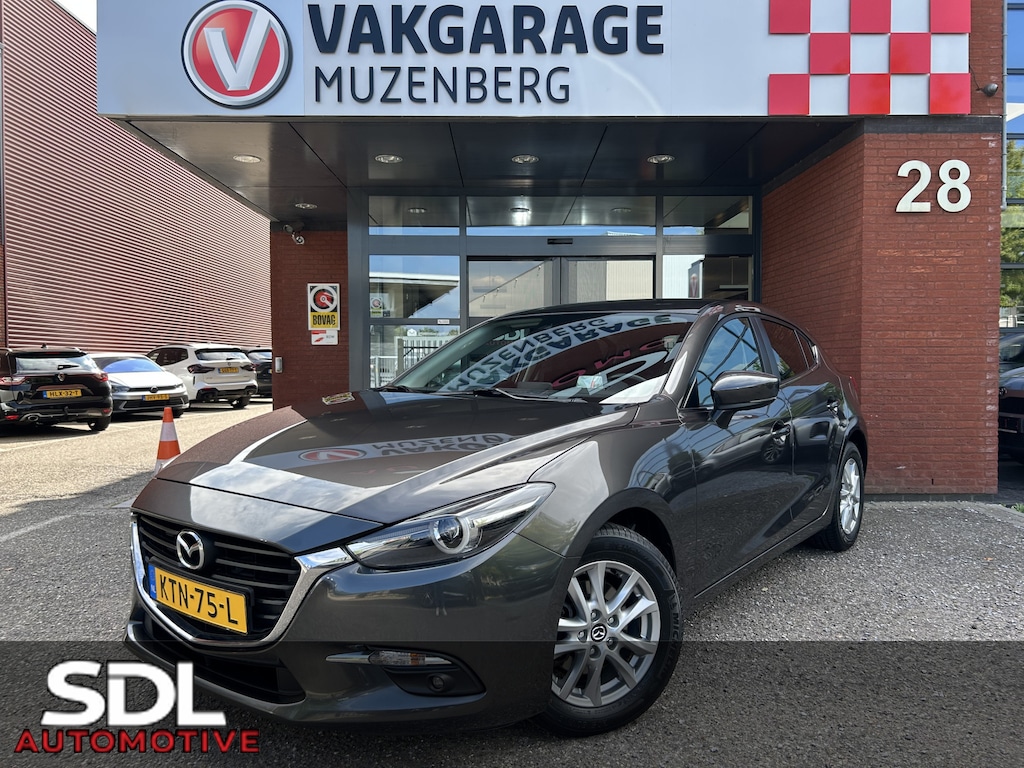 Mazda 3 2.0 SkyActiv-G 120 GT-M // NAVI // CAMERA // HEAD UP DISPLAY // CRUISE // STOEL + STUUR VERWARMING // DAB RADIO //