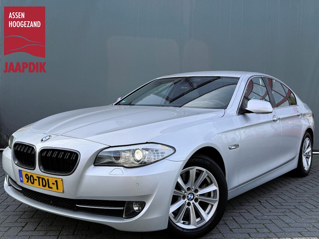 BMW 5-Serie BWJ 2012 523i 204 PK High Executive AUTOMAAT | ELEK. TREKHAAK | FULL LED | LEDER | STOELVERW. | NAVI | CLIMA | CRUISE | LMV | PDC