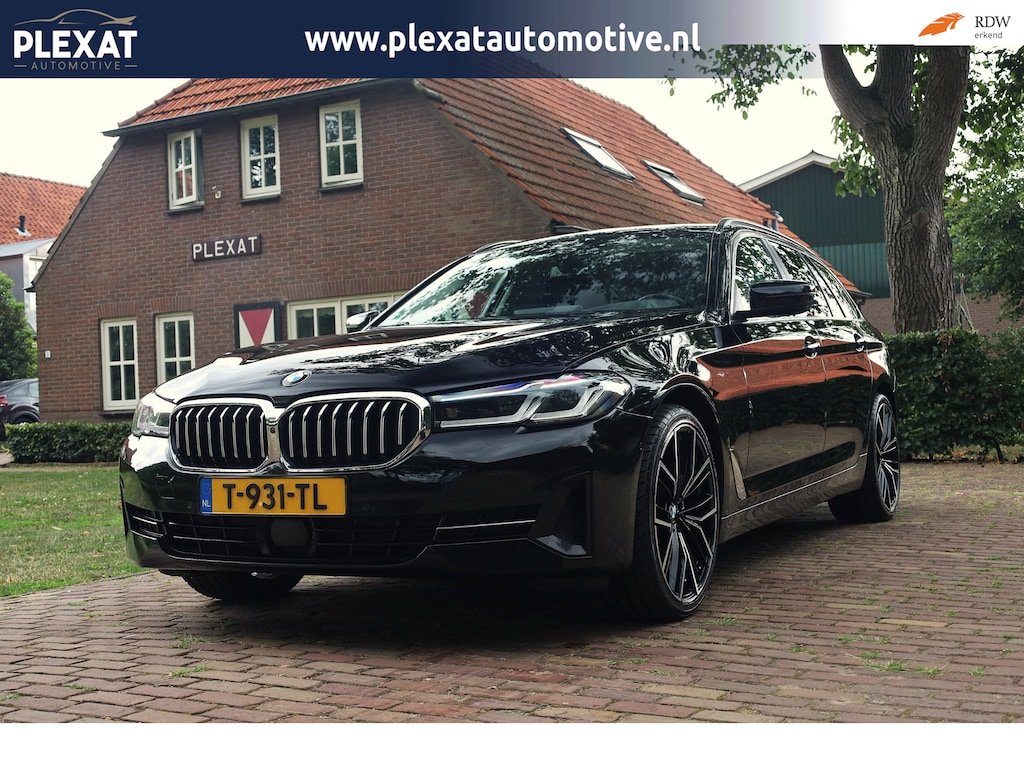 BMW 5-Serie Touring 520d High Executive Aut. | Facelift | 20 Inch | Adap. Cruise | Comfortstoelen | Elek. Klep | Stoelverwarming |