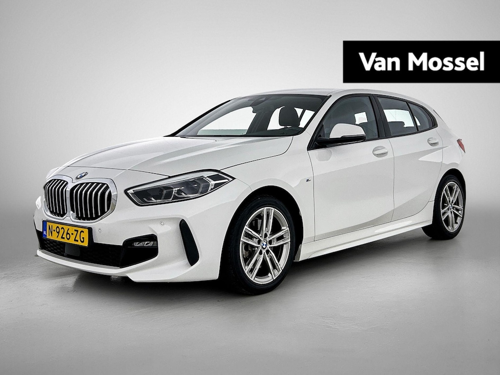 BMW 1-Serie 118i High Executive | M PAKKET | SFEERVERLICHTING | PARKEERSENSOREN | STOELVERWARMING | CRUISE CONTROL | CLIMATE CONTROL | DRIVING MODES | LED VERLICHTING | LICHTMETALEN VELGEN | DAB RADIO |