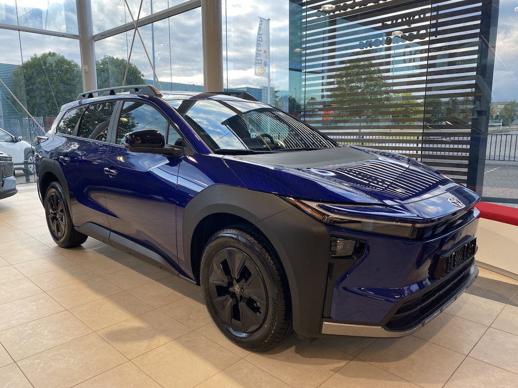 Toyota BZ4X Touring Dynamic 75 kWh Actieradius (WLTP) 591 km | Stoelverwarming | Warmtepomp |  Batterij-voorverwarming | uit voorraad leverbaar !