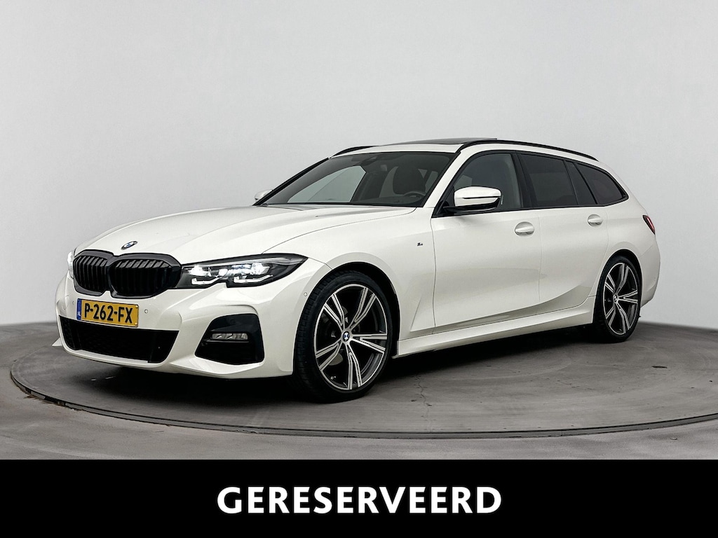 BMW 3-Serie Touring 320i Executive Edition 184PK | M-Sport | Panorama-dak | Achteruitrijcamera | Stoelverwarming | Climate Control