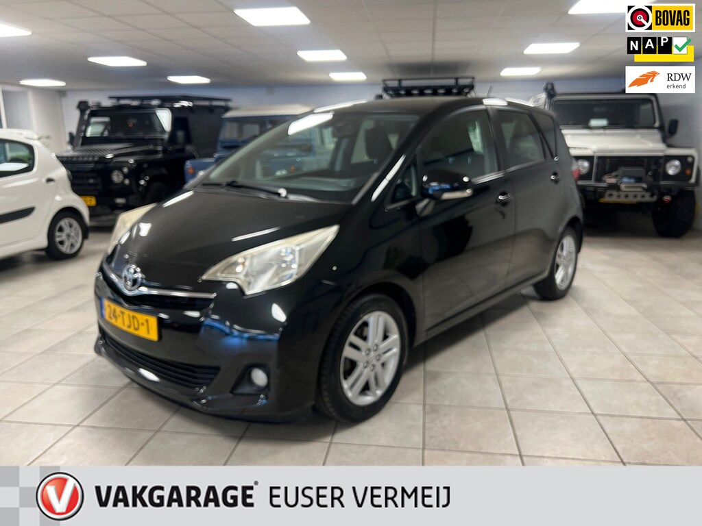 Toyota Verso-S 1.3 VVT-i Dynamic Climate control, Navigatie, Achteruitrij camera