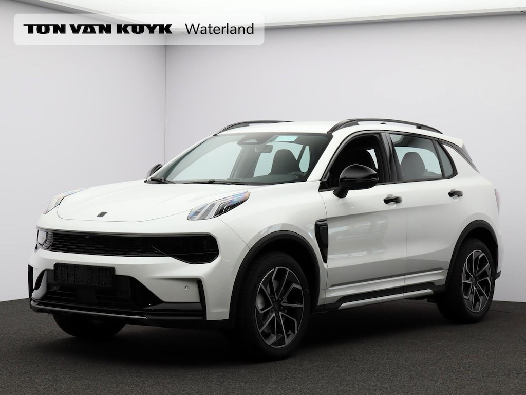 Lynk & Co 01 1.5 Core Automaat / Adaptieve Cruise Control / Achteruitrijcamera / Parkeersensoren voor en achter / VOORRAADACTIE! € 43.145.- VOOR € 36.490,-