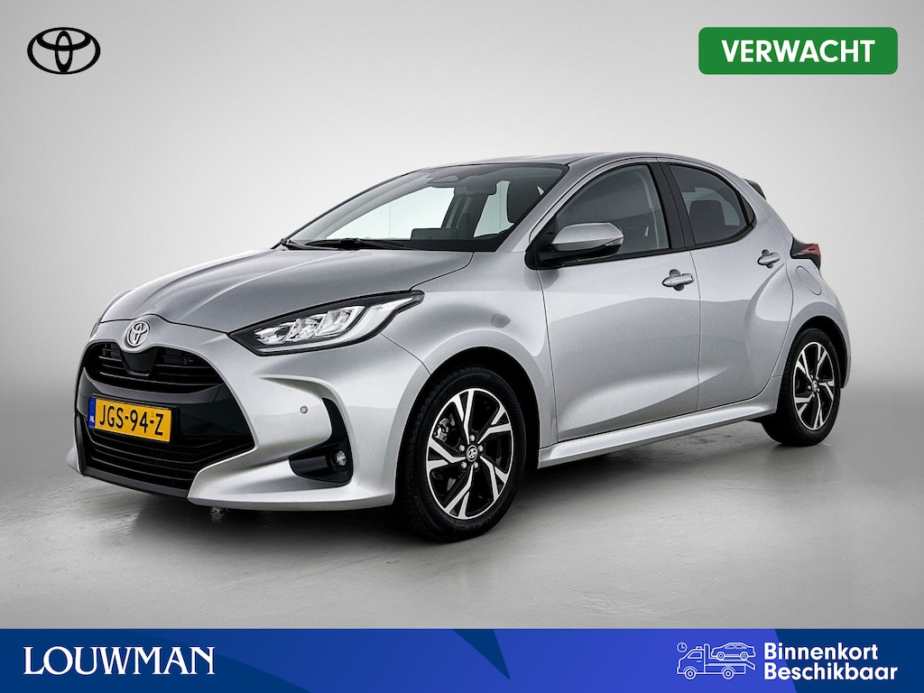 Toyota Yaris 1.5 Hybrid 115 Dynamic Comfort Pack | BTW voertuig | Stoel+stuurverwarming | Dodehoek detectie | Parkeersensoren voor+achter | Climate Control | Cruise Control Adaptive | Achteruitrijcamera | Apple CarPlay/Android Auto |