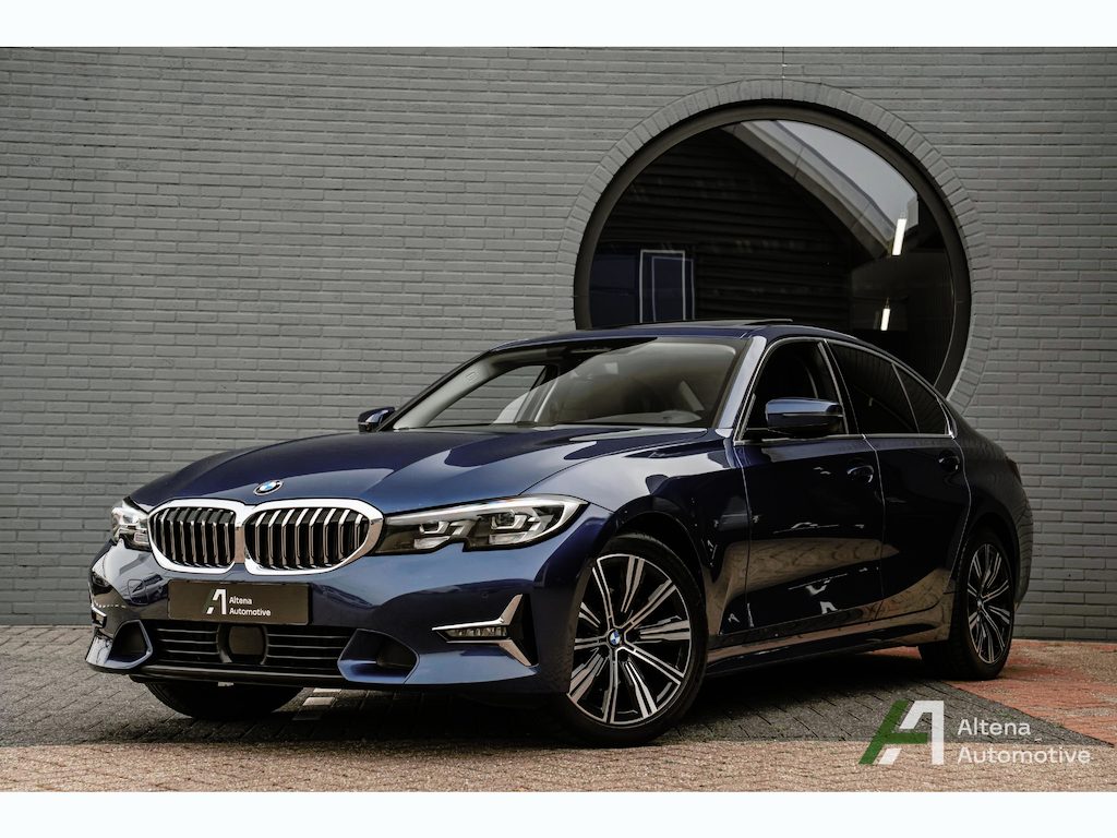 BMW 3-Serie 320i xDrive High Executive Luxury line, trekhaak, schuifdak, driving assistant, parking assistant,
