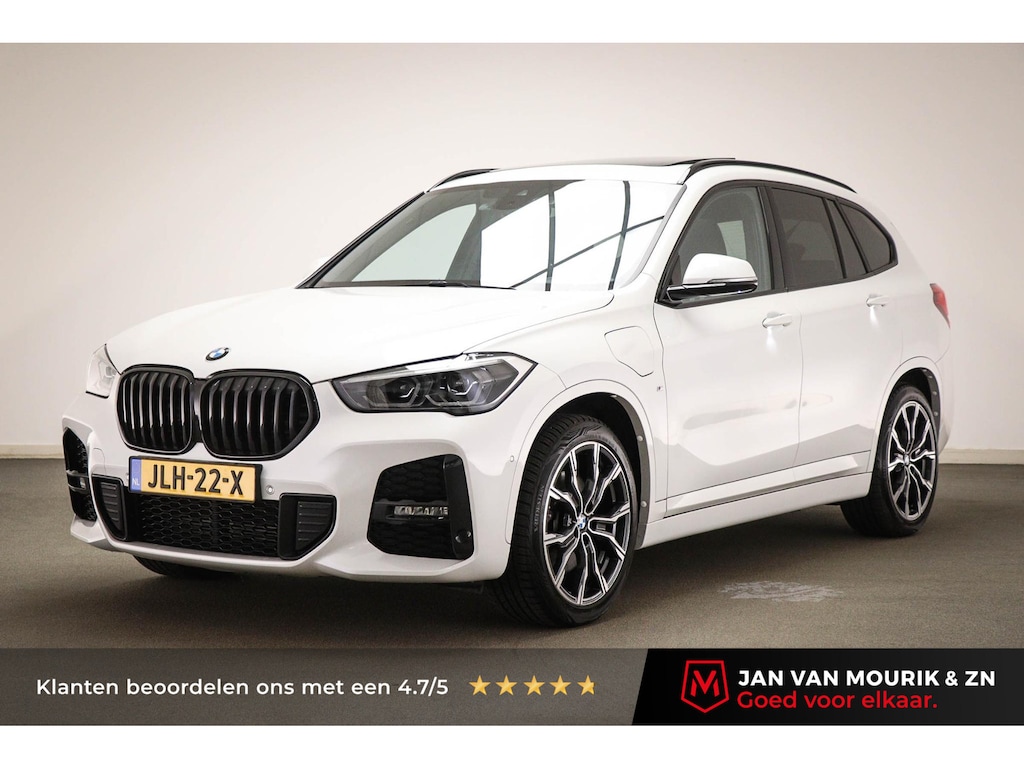 BMW X1 xDrive25e | PANORAMADAK | STOELVERWARMING | DAB | APPLE | CAMERA | 19"