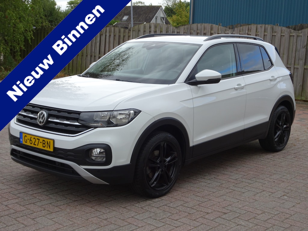 Volkswagen T-Cross 1.0 TSI Life Automatische airco, navigatie, apple carplay-android auto, trekhaak, licht metalen velgen 17 inch, parkeer sensoren voor en achter, enz.