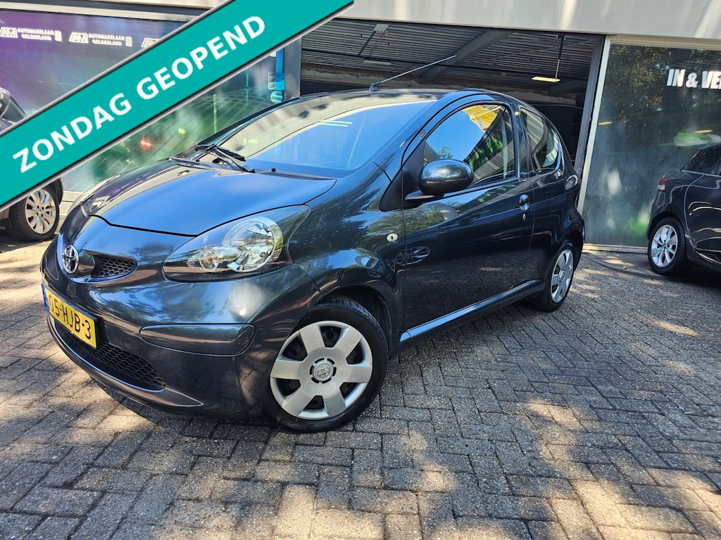 Toyota Aygo 1.0-12V + | AUTOMAAT | 1E EIGENAAR | AIRCO| NW APK | LAGE KM STAND |