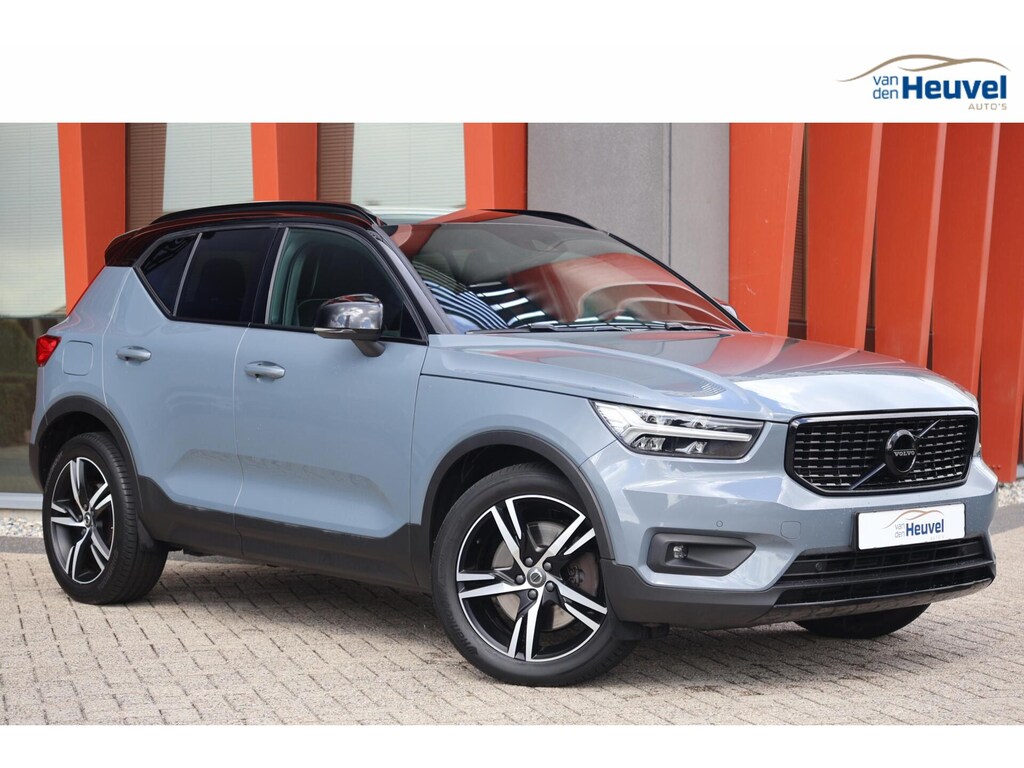Volvo XC40 T4 Recharge R-Design | Stoelverwarming | Parkeercamera | H/K | Glossy Black | Keyless