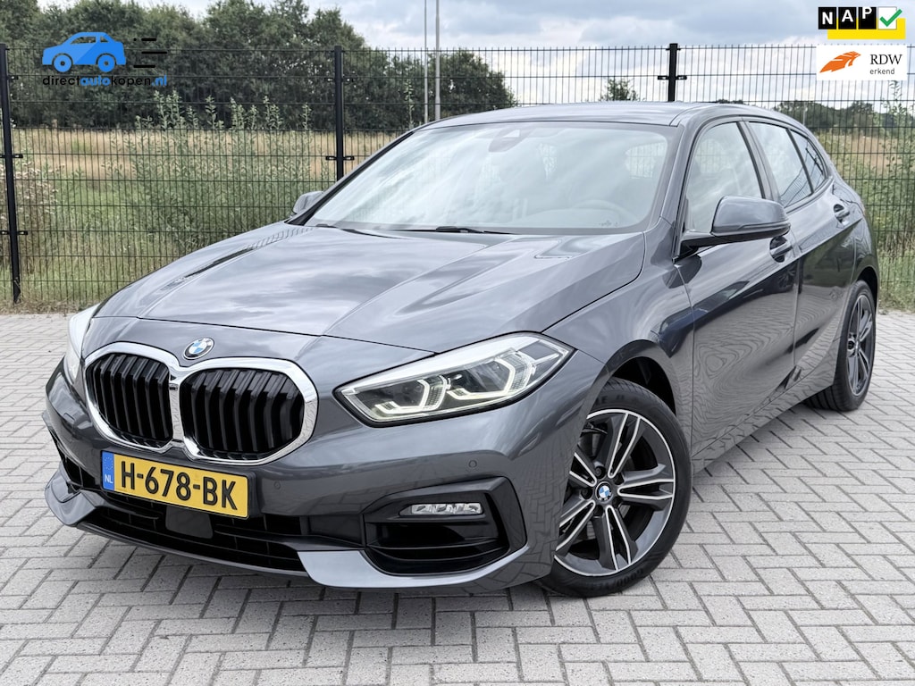 BMW 1-Serie 118i Executive Edition | Carplay | PDC | Navi | Sportstuur